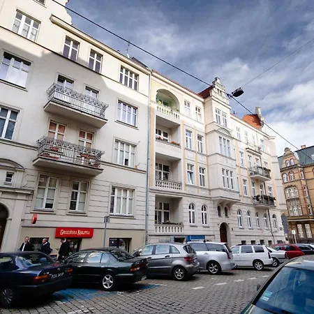 Elegant Very Berry In Center By Renters Διαμέρισμα Πόζναν