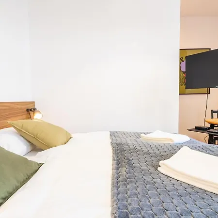 Διαμέρισμα Elegant Very Berry In Center By Renters Πόζναν