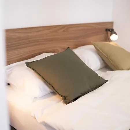 Elegant Very Berry In Center By Renters Apartamento Poznan