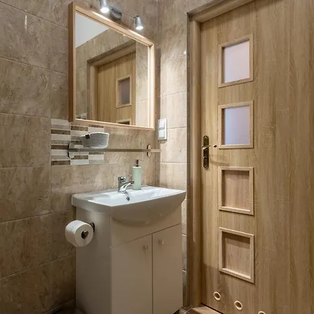 Apartamento Elegant Very Berry In Center By Renters
