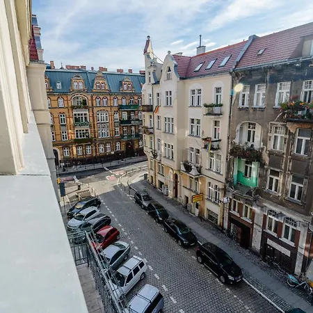 Elegant Very Berry In Center By Renters Πόζναν