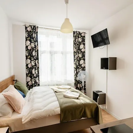 Elegant Very Berry In Center By Renters * Poznan