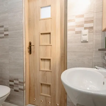 Elegant Very Berry In Center By Renters Poznan